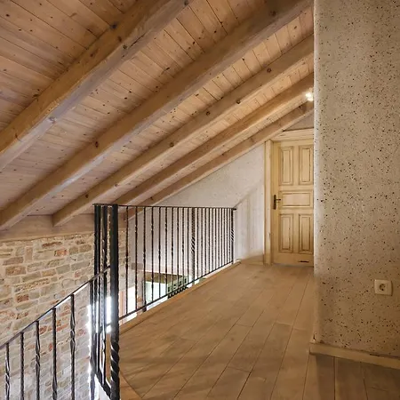 Natural Rusticana Villa *