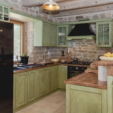 Natural Rusticana Villa *