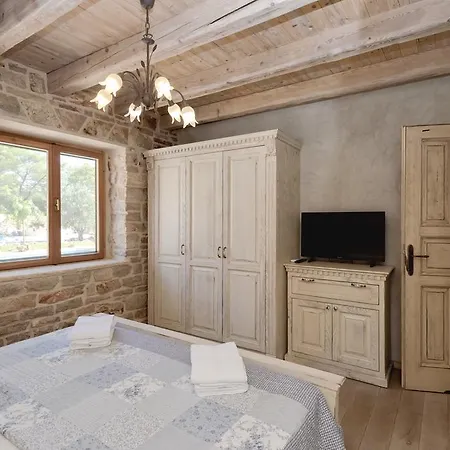Villa Natural Rusticana